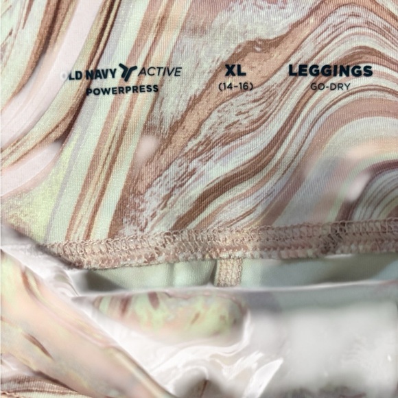 Old Navy Activewear Set in Pink and Tan - Picture 3 of 3